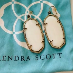 Kendra Scott Danielle Earrings